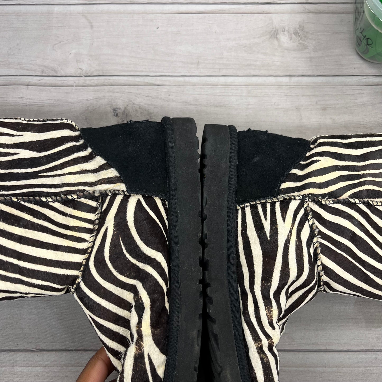 Boots Designer By Ugg In Zebra Print, Size: 8
