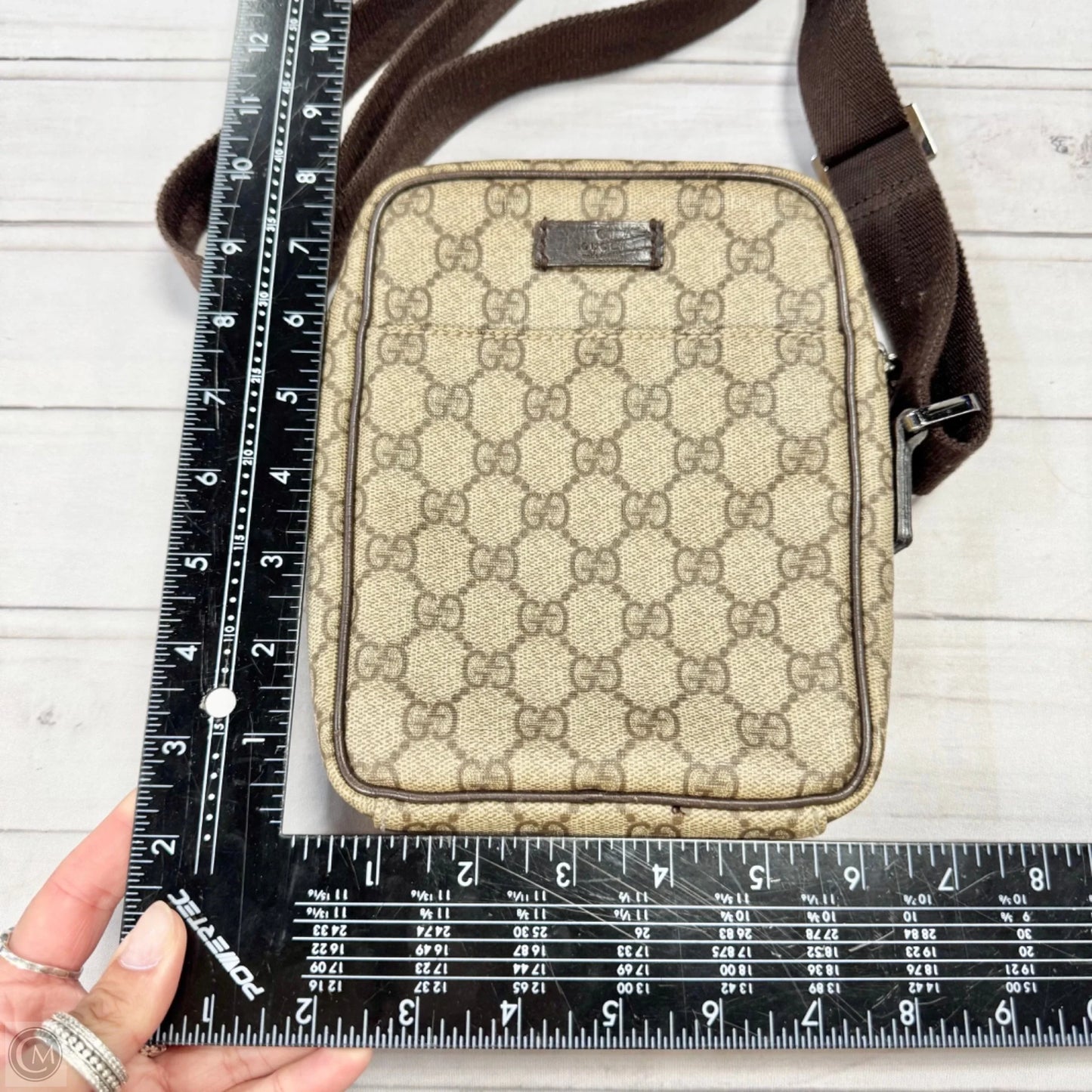 Crossbody Luxury Designer By Gucci, Size: Medium