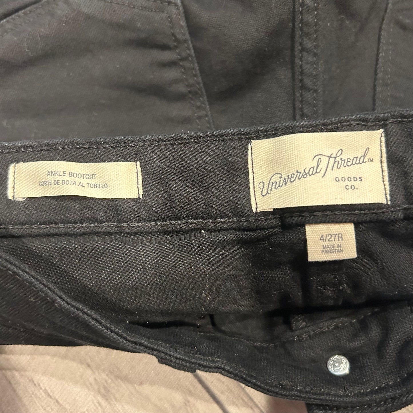 Jeans Boot Cut By Universal Thread In Black Denim, Size: 4