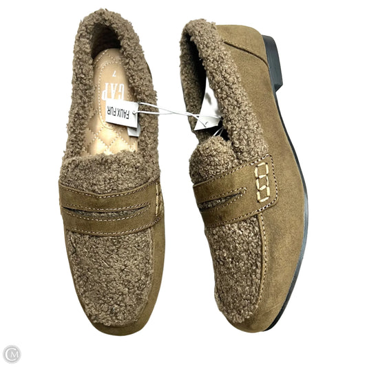 Shoes Flats By Gap In Brown, Size: 7