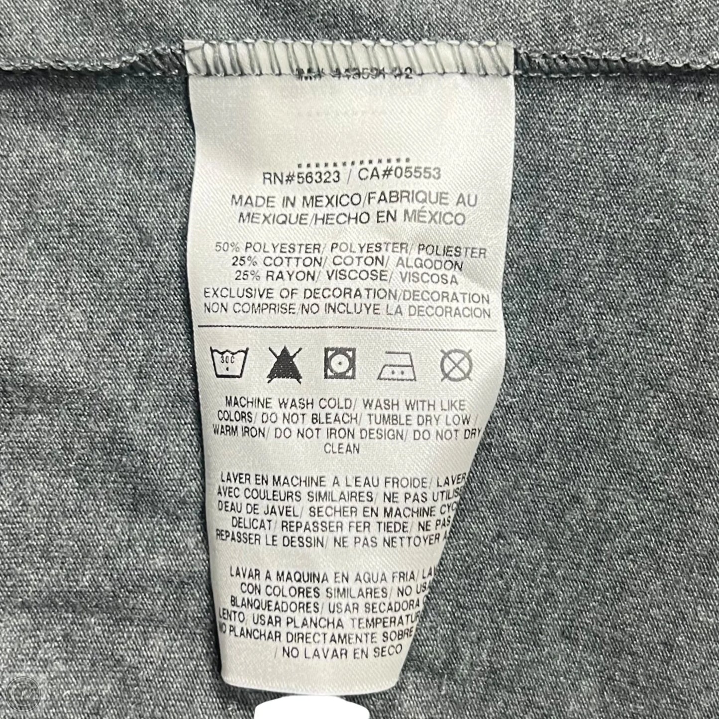 Athletic Top Long Sleeve Collar By Nike In Grey, Size: M