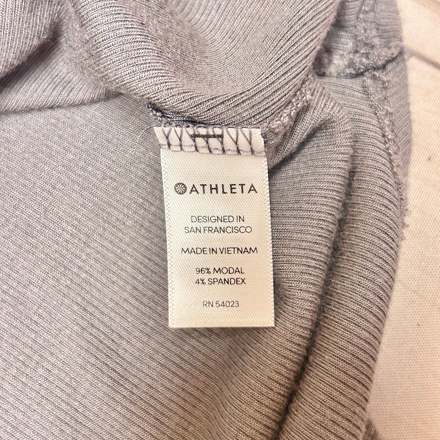 Athletic Top Short Sleeve By Athleta In Grey, Size: Xs