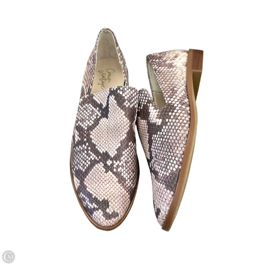 Shoes Flats By Crown Vintage In Brown & Tan, Size: 6