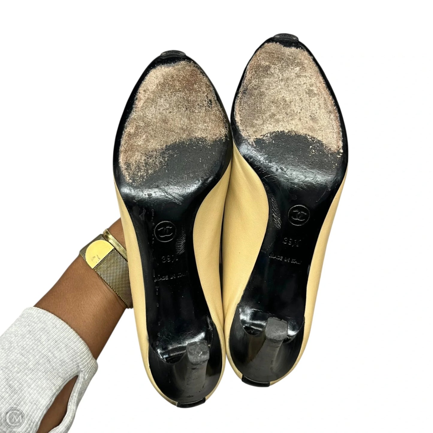 Shoes Luxury Designer By Chanel In Black & Cream, Size: 9.5