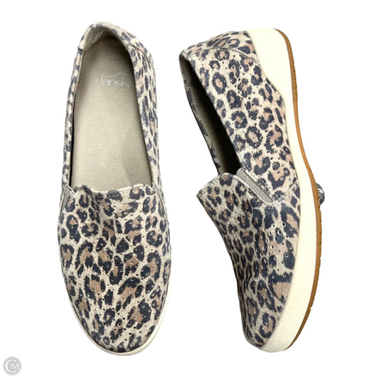 Shoes Flats By Dansko In Animal Print, Size: 7.5
