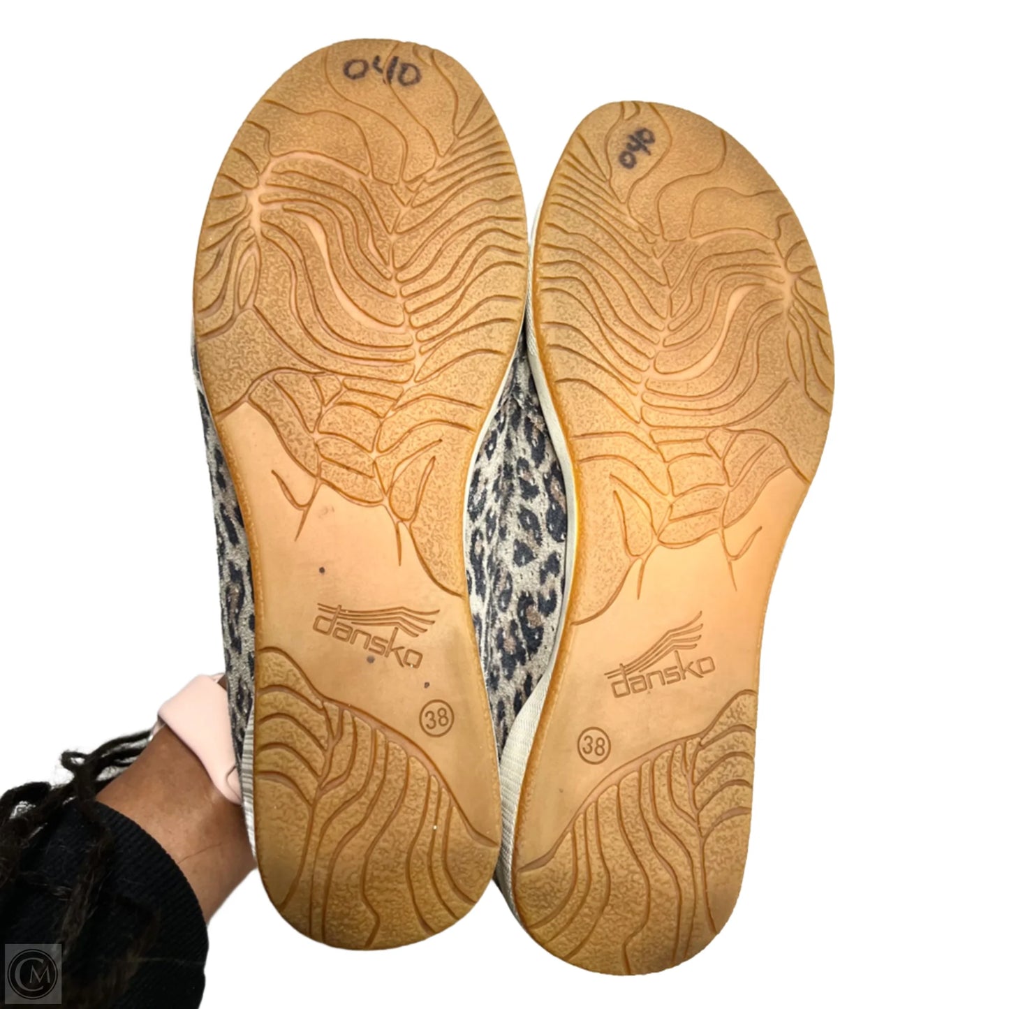 Shoes Flats By Dansko In Animal Print, Size: 7.5