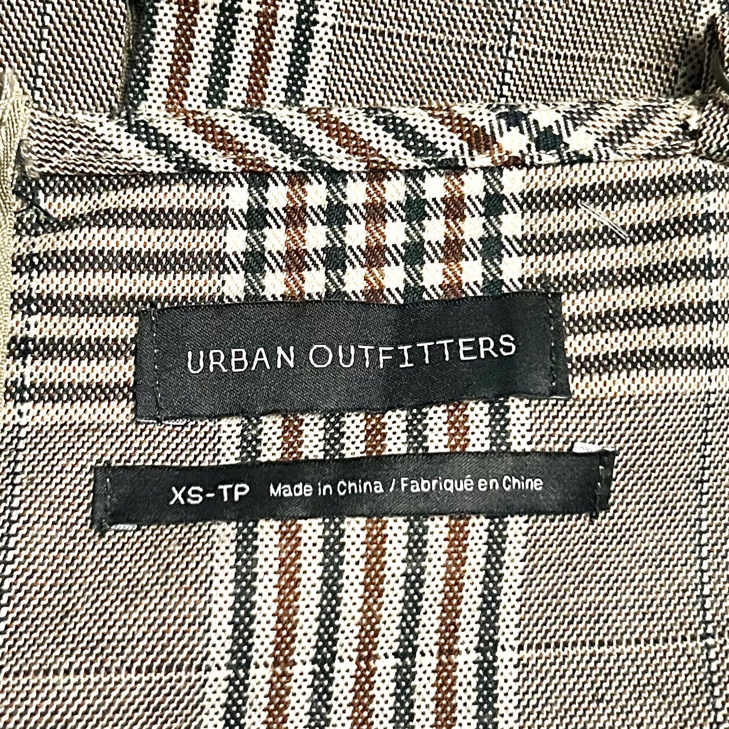 Dress Casual Short By Urban Outfitters In Plaid Pattern, Size: Xs
