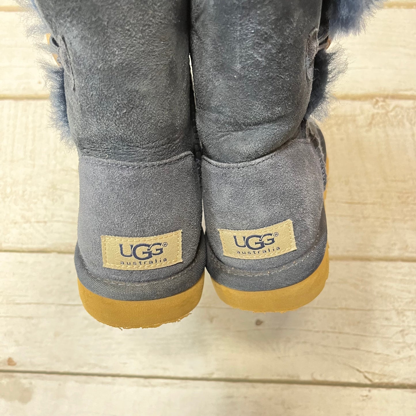 Boots Ankle Flats By Ugg Size: 6