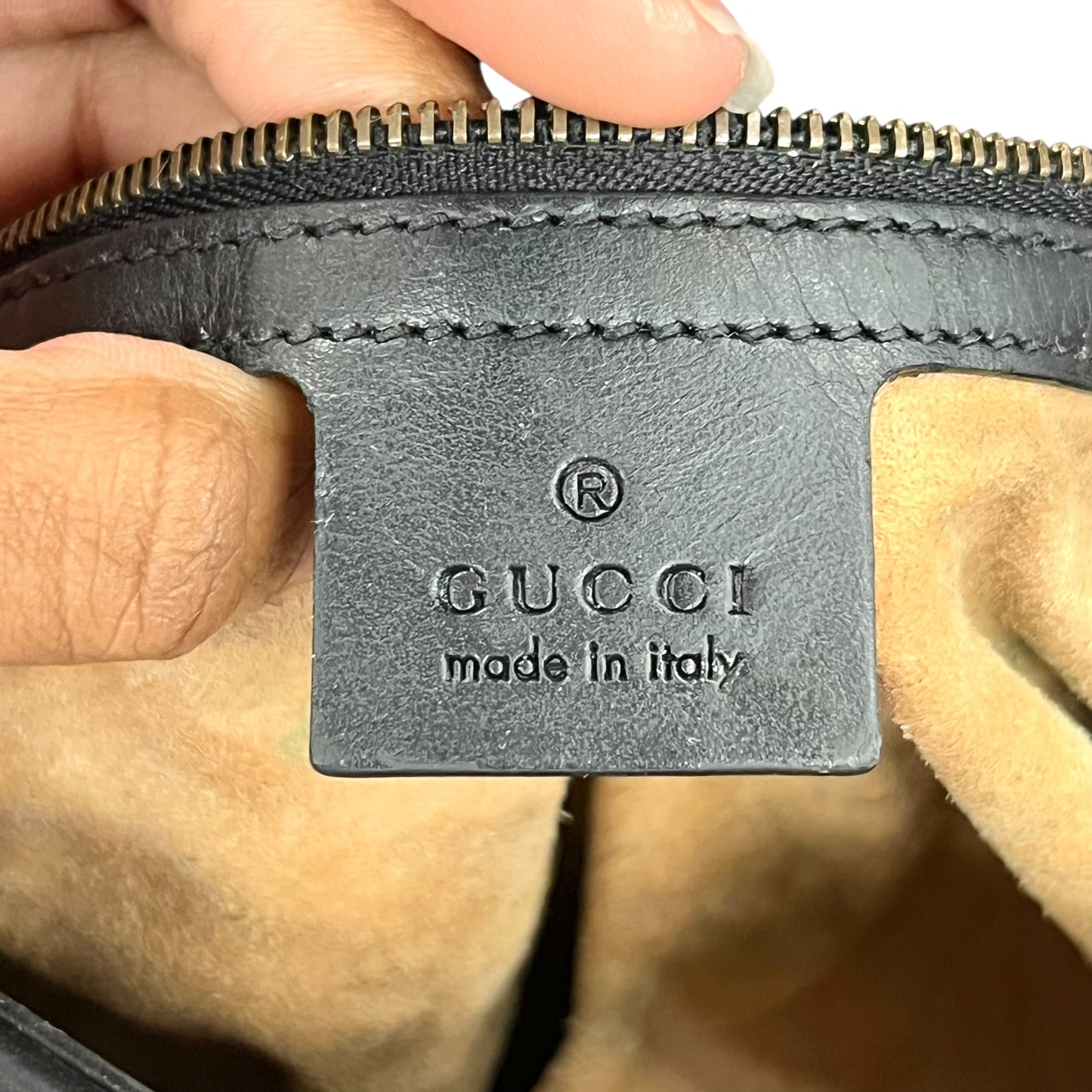 Handbag Luxury Designer By Gucci, Size: Medium