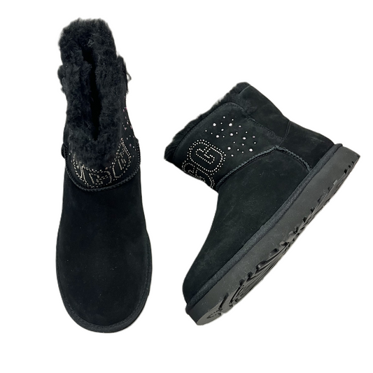 Boots Designer By Ugg In Black, Size: 8