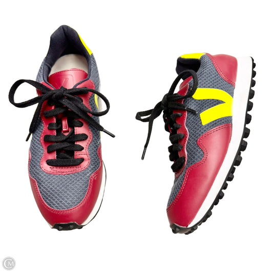 Shoes Sneakers By Cmb In Grey & Red, Size: 6