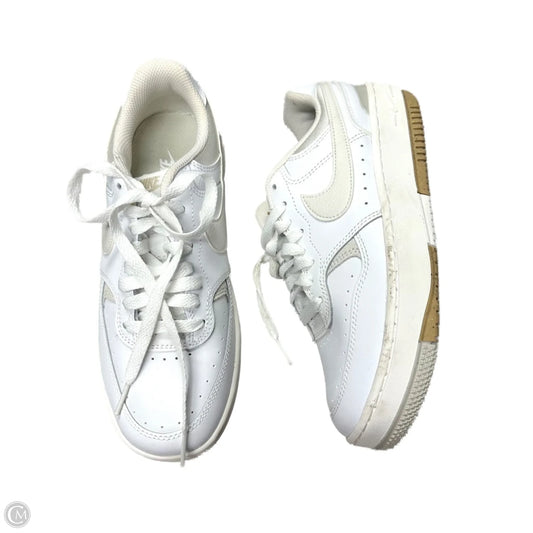 Shoes Sneakers By Nike In Cream & White, Size: 7.5