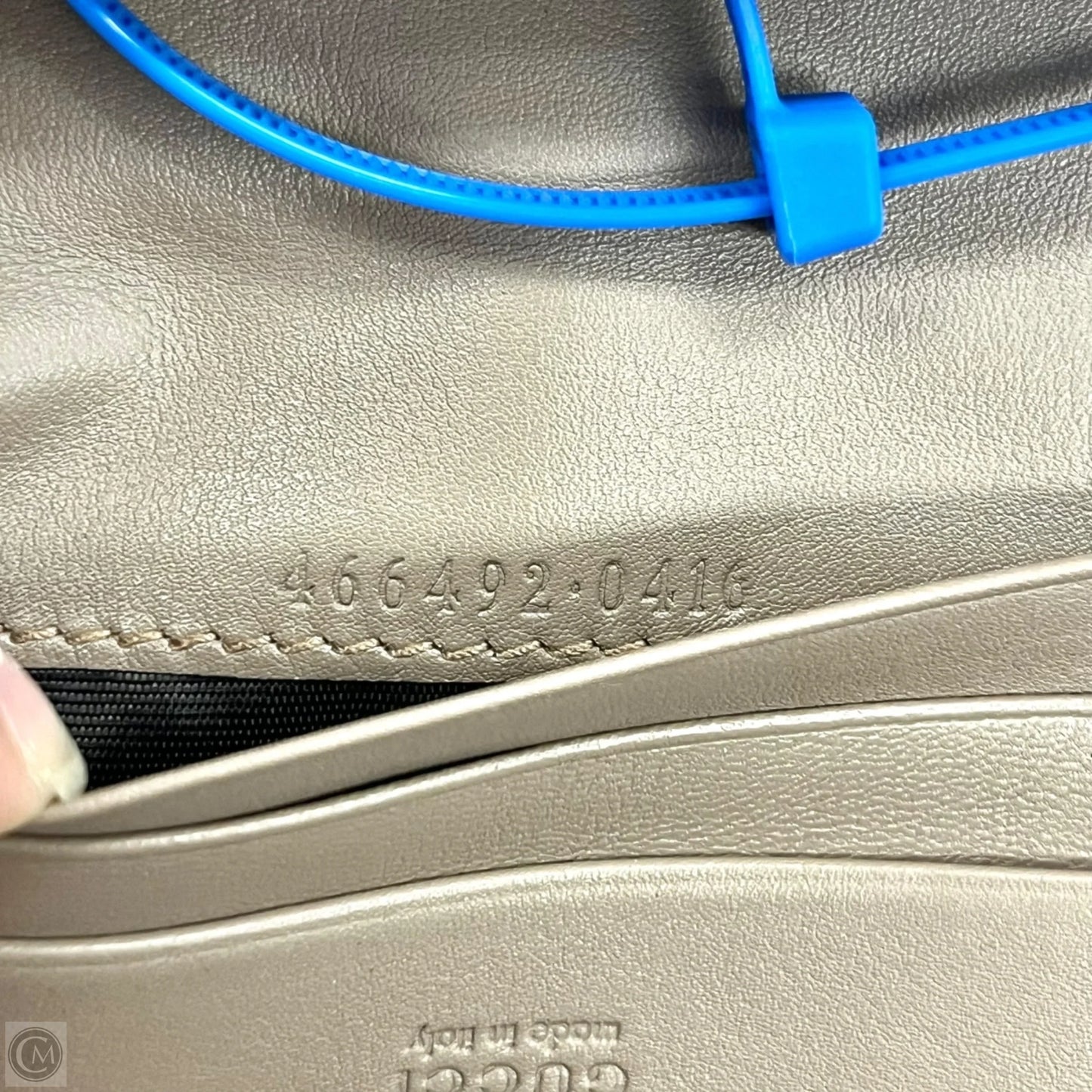 Wallet Luxury Designer By Gucci, Size: Small