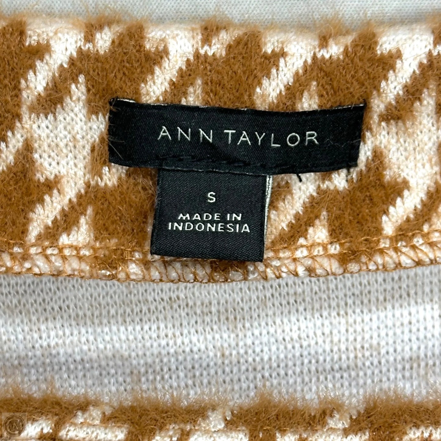 Sweater By Ann Taylor In Tan & White, Size: S