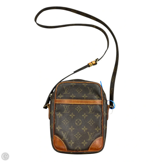 Crossbody Luxury Designer By Louis Vuitton, Size: Medium