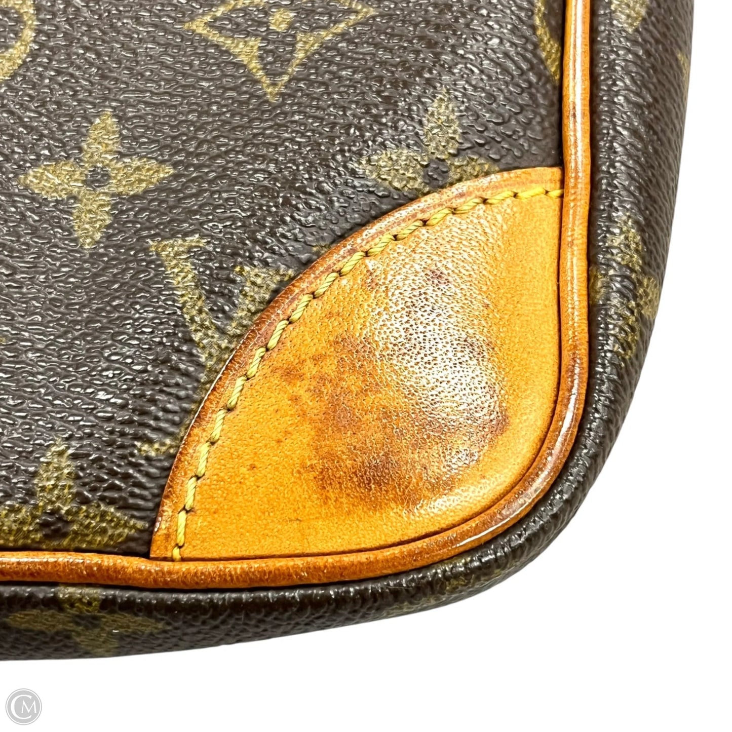 Crossbody Luxury Designer By Louis Vuitton, Size: Medium