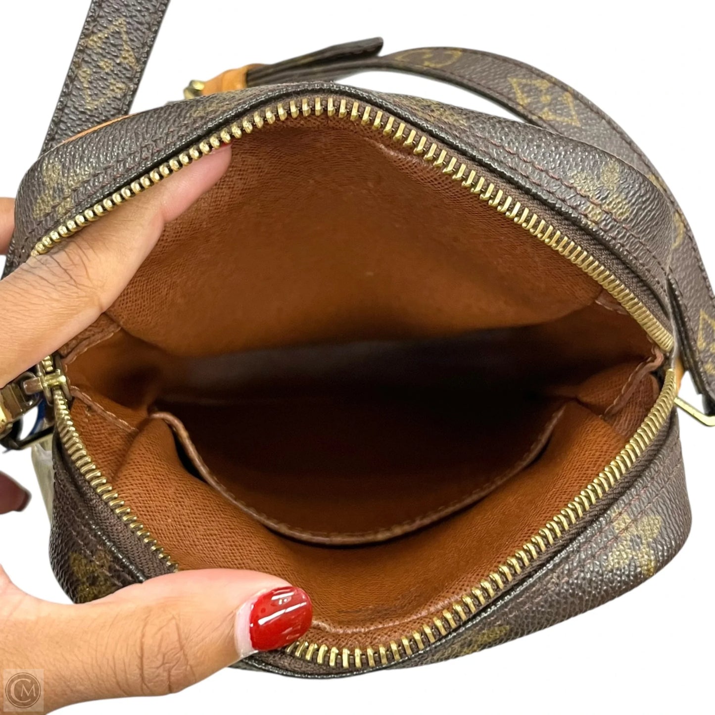 Crossbody Luxury Designer By Louis Vuitton, Size: Medium