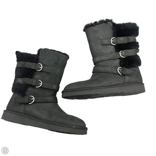 Boots Designer By Ugg In Black, Size: 7