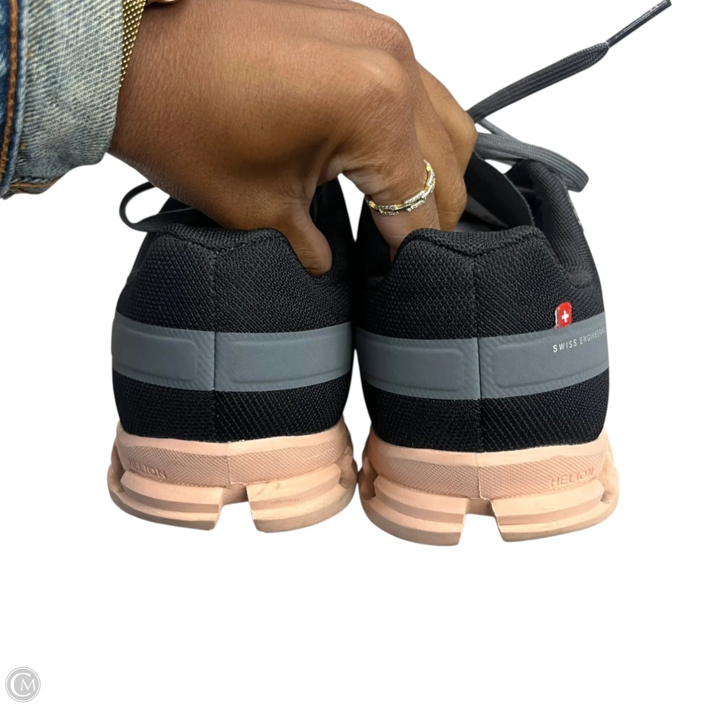 Shoes Athletic By On In Grey & Pink, Size: 9