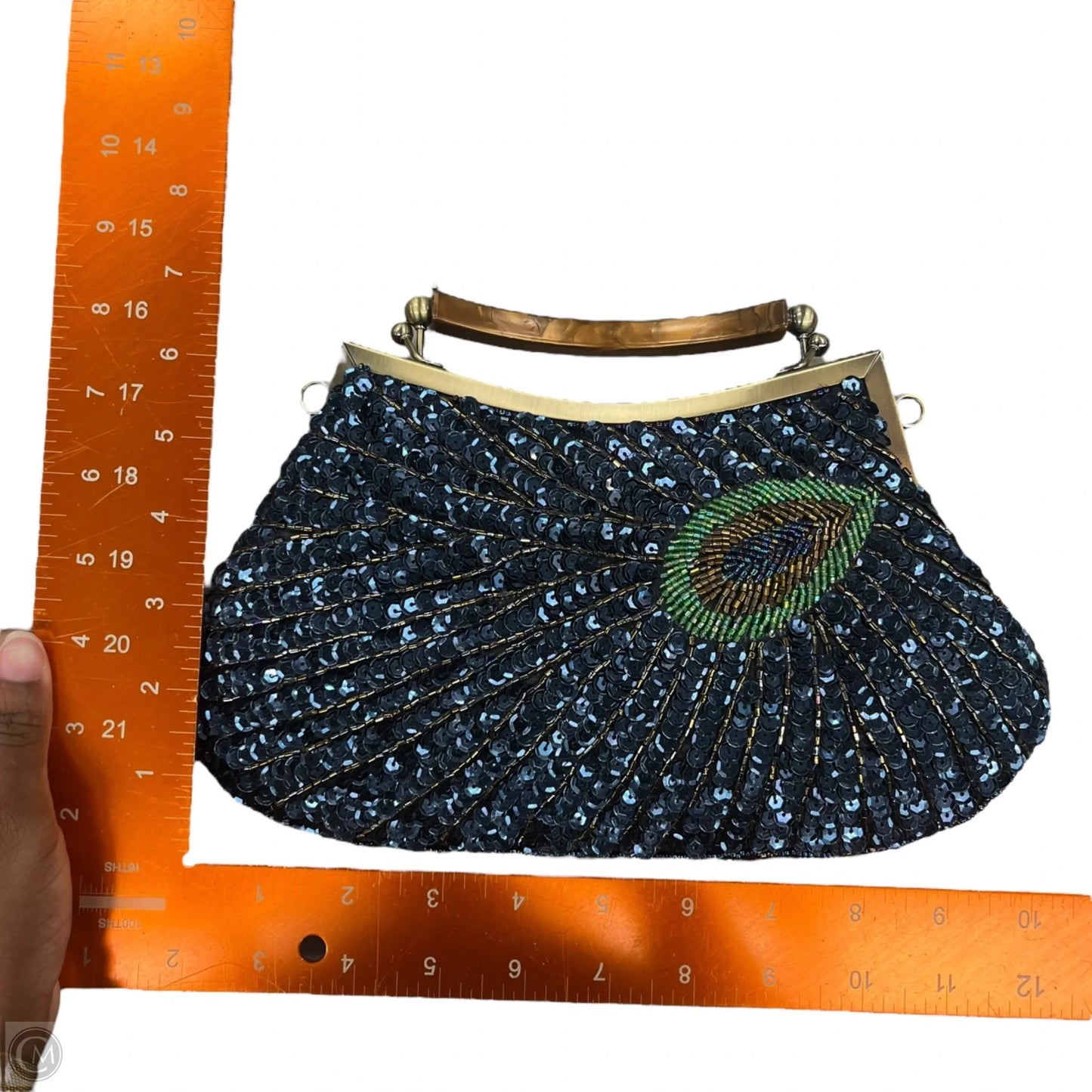 Clutch , Size: Medium