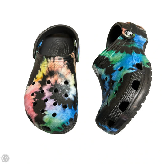 Shoes Flats By Crocs In Tie Dye Print, Size: 8