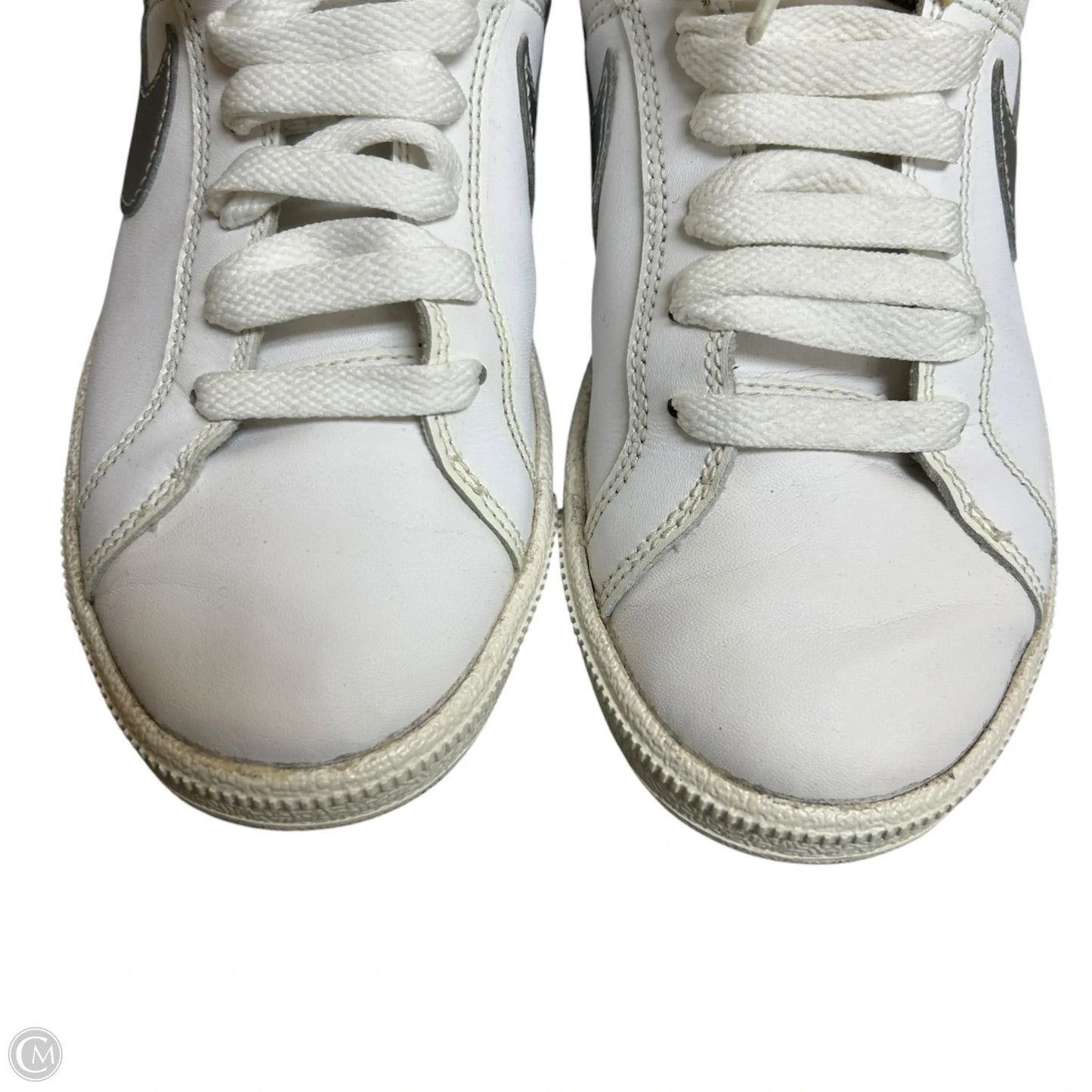 Shoes Sneakers By Nike In Grey & White, Size: 6.5