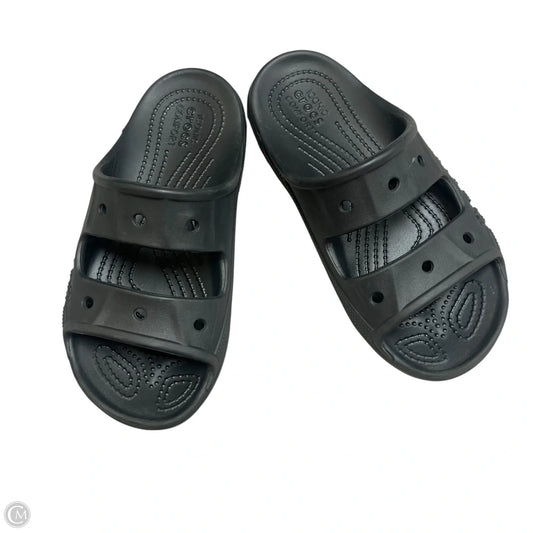 Sandals Flats By Crocs In Black, Size: 6