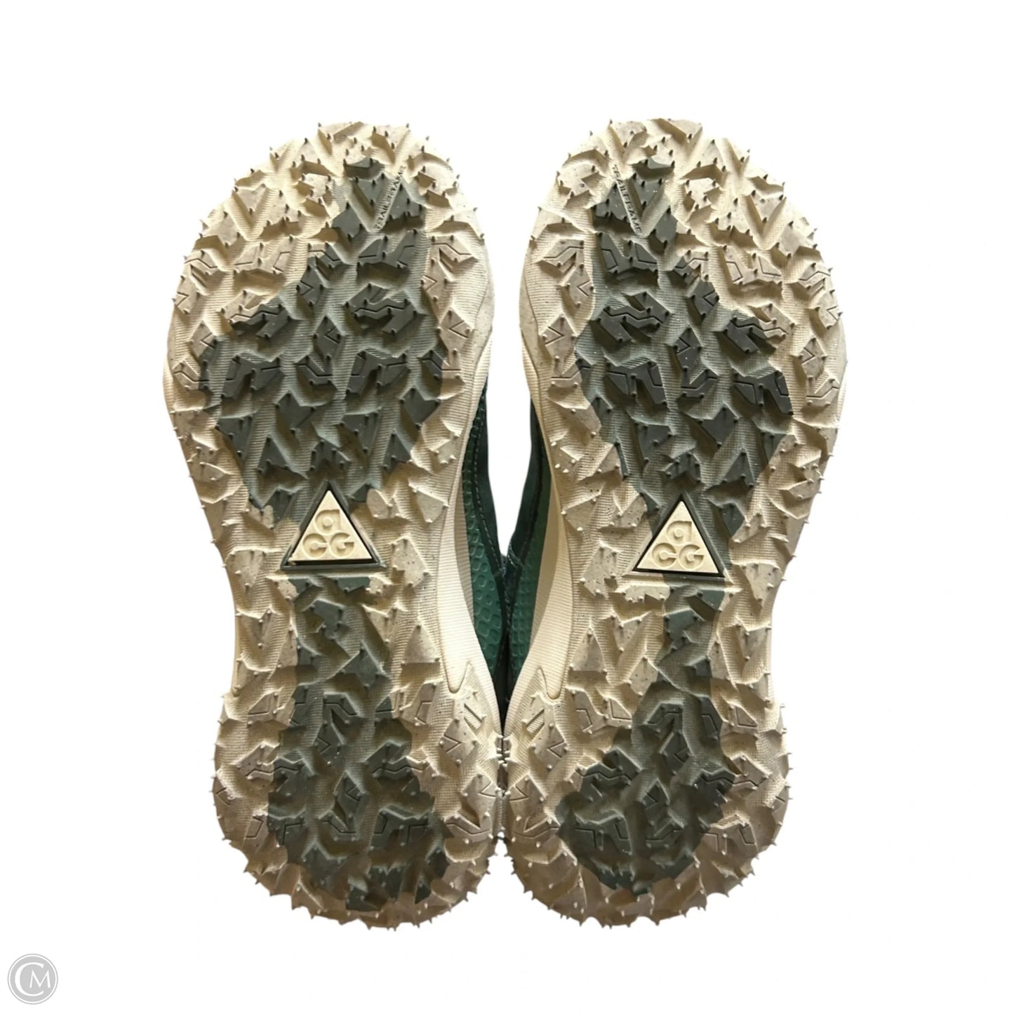 Shoes Sneakers By Nike In Cream & Green, Size: 5.5