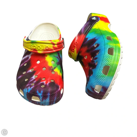 Shoes Flats By Crocs In Rainbow Print, Size: 7