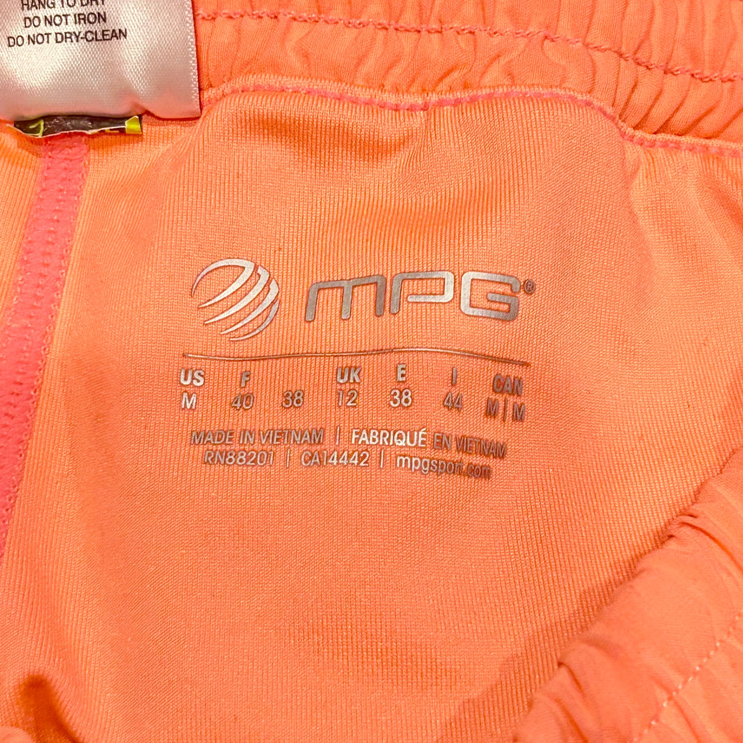 Coral Athletic Shorts By Mpg, Size: M