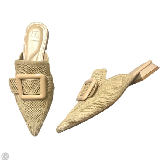 Shoes Flats By Cosy Island In Tan, Size: 6