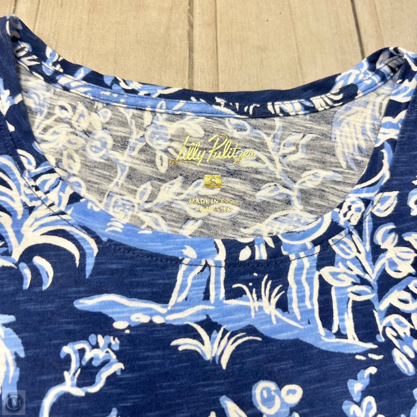 Top Short Sleeve Designer By Lilly Pulitzer In Blue & White, Size: S