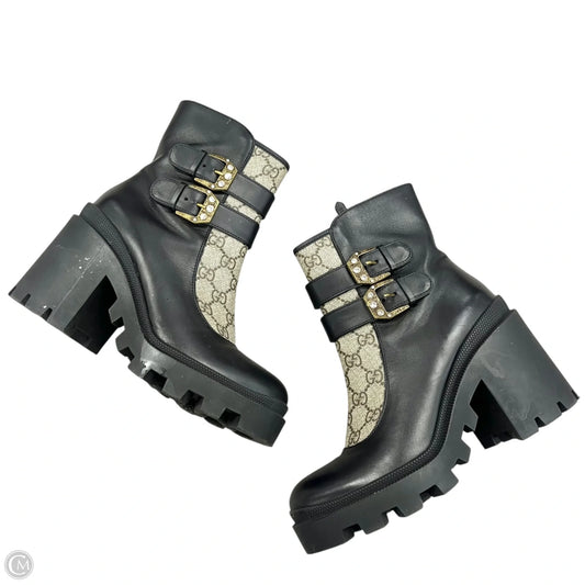 Boots Luxury Designer By Gucci In Black & Tan, Size: 7.5