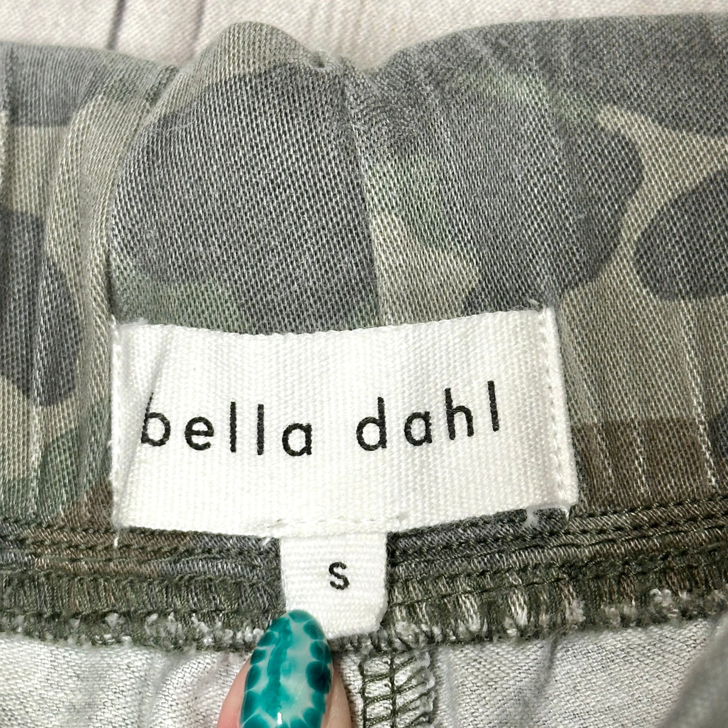 Pants Joggers By Bella Dahl In Camouflage Print, Size: 4