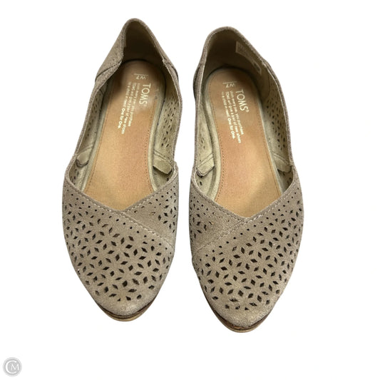 Shoes Flats By Toms In Taupe, Size: 7