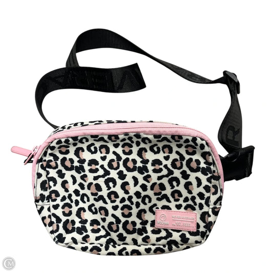 Belt Bag By Wolfpak, Size: Small