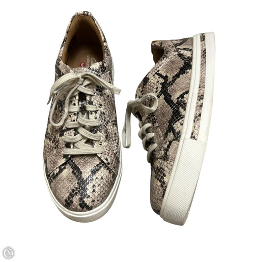 Shoes Sneakers By Clarks In Animal Print, Size: 6