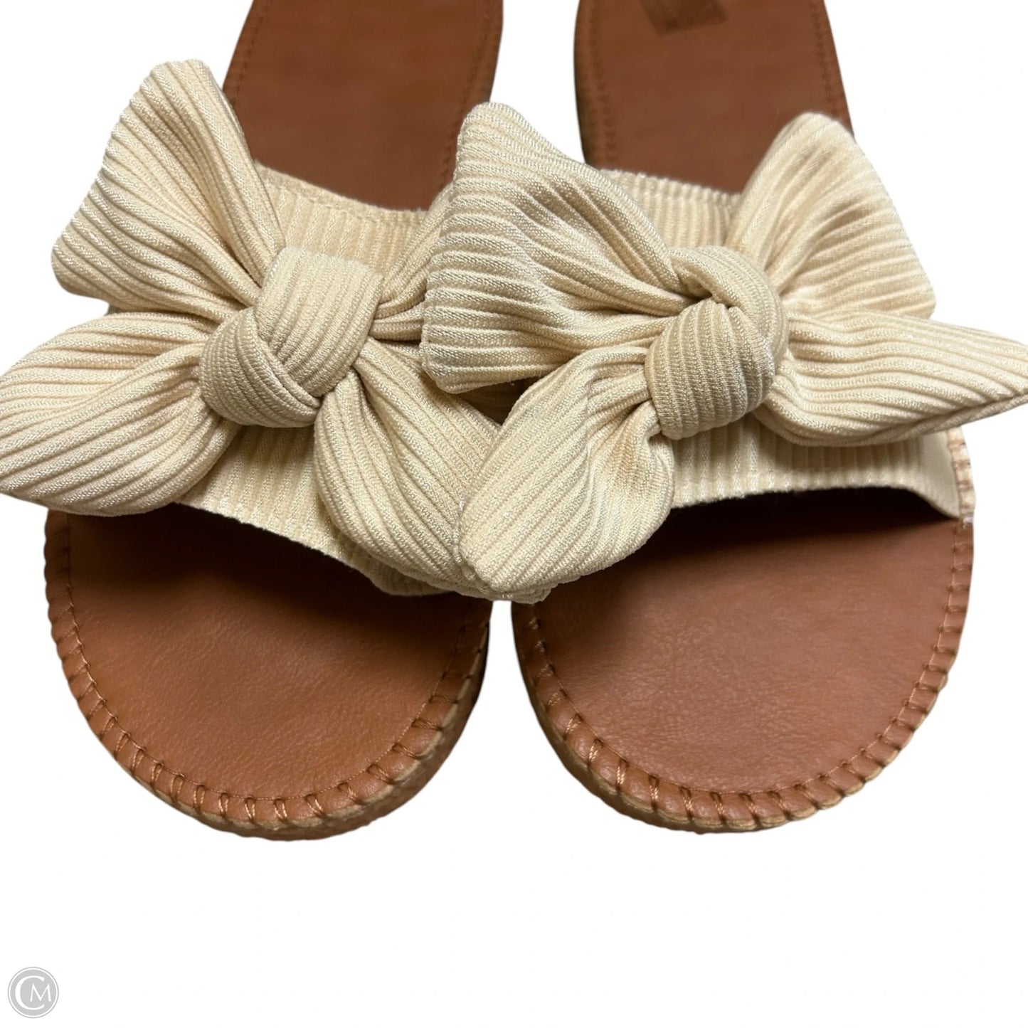 Sandals Flats In Cream, Size: 9.5