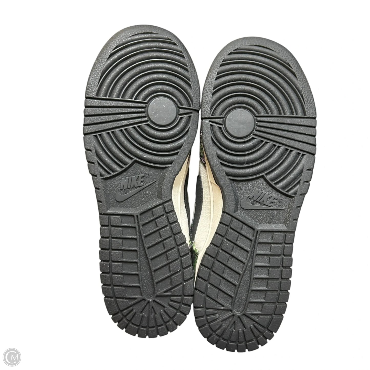 Shoes Sneakers By Nike In Black & Tan, Size: 10