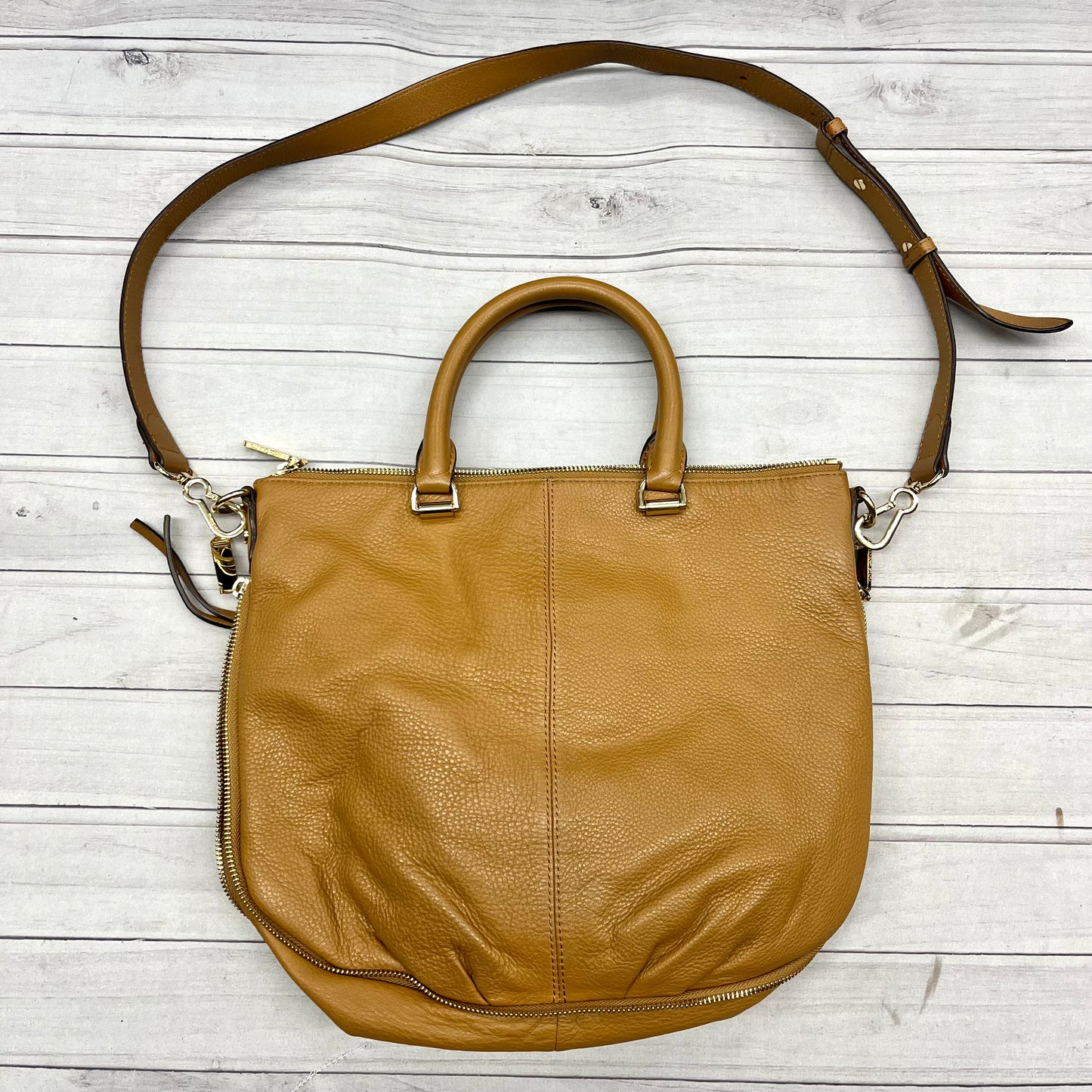 Handbag Designer By Vince Camuto  Size: Medium