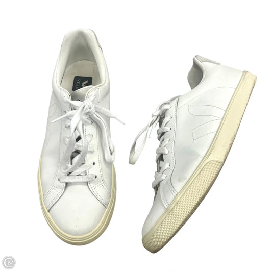 Shoes Sneakers By Veja In White, Size: 9