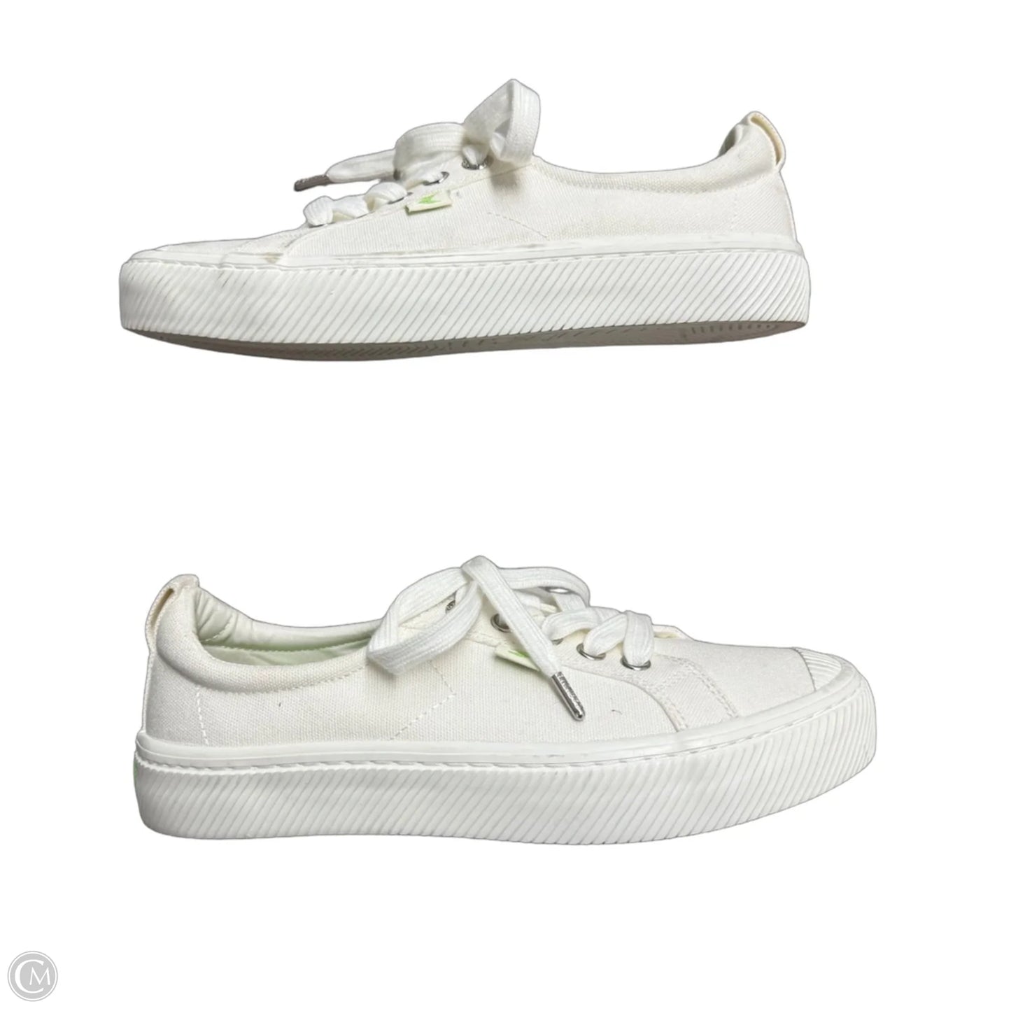 Shoes Sneakers By Cariuma In White, Size: 6.5