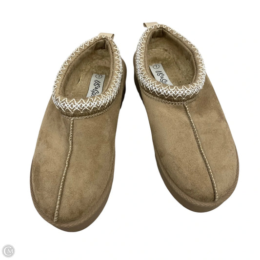 Shoes Flats By Us Sports In Brown, Size: 7