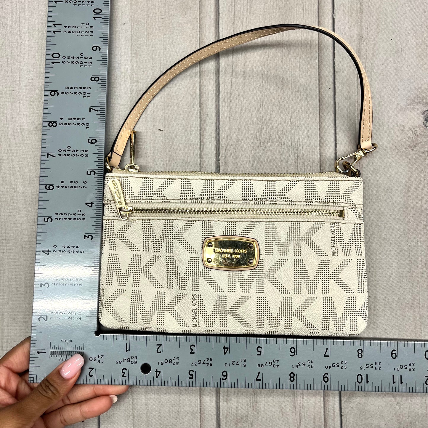 Wristlet By Michael By Michael Kors, Size: Medium