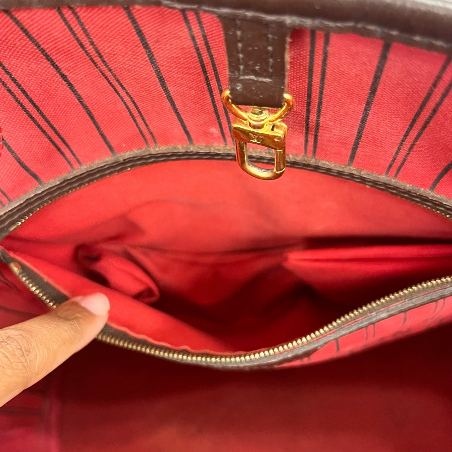 Tote Luxury Designer By Louis Vuitton, Size: Medium