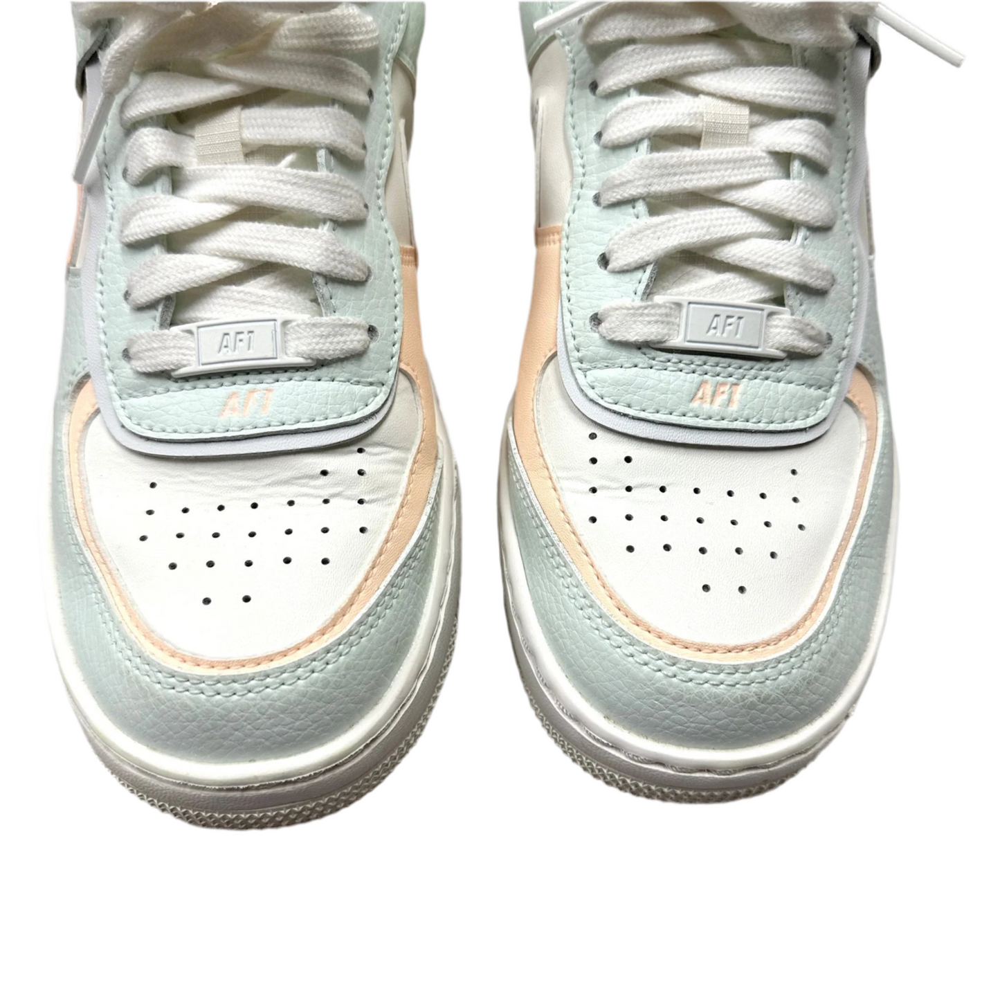 Shoes Sneakers By Nike In White, Size: 7