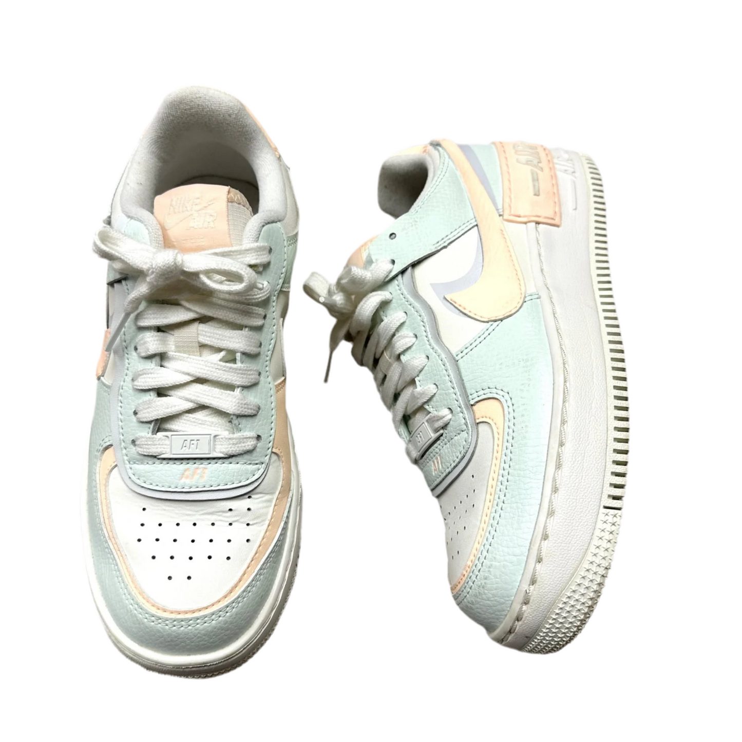 Shoes Sneakers By Nike In White, Size: 7