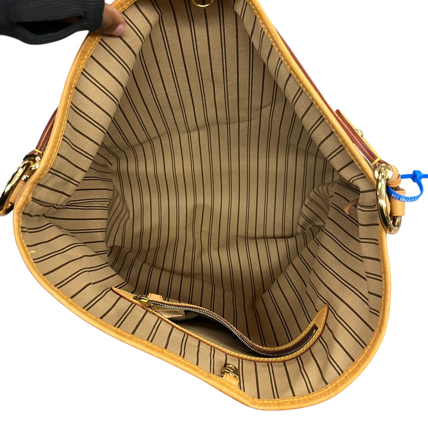 Handbag Luxury Designer By Louis Vuitton, Size: Medium
