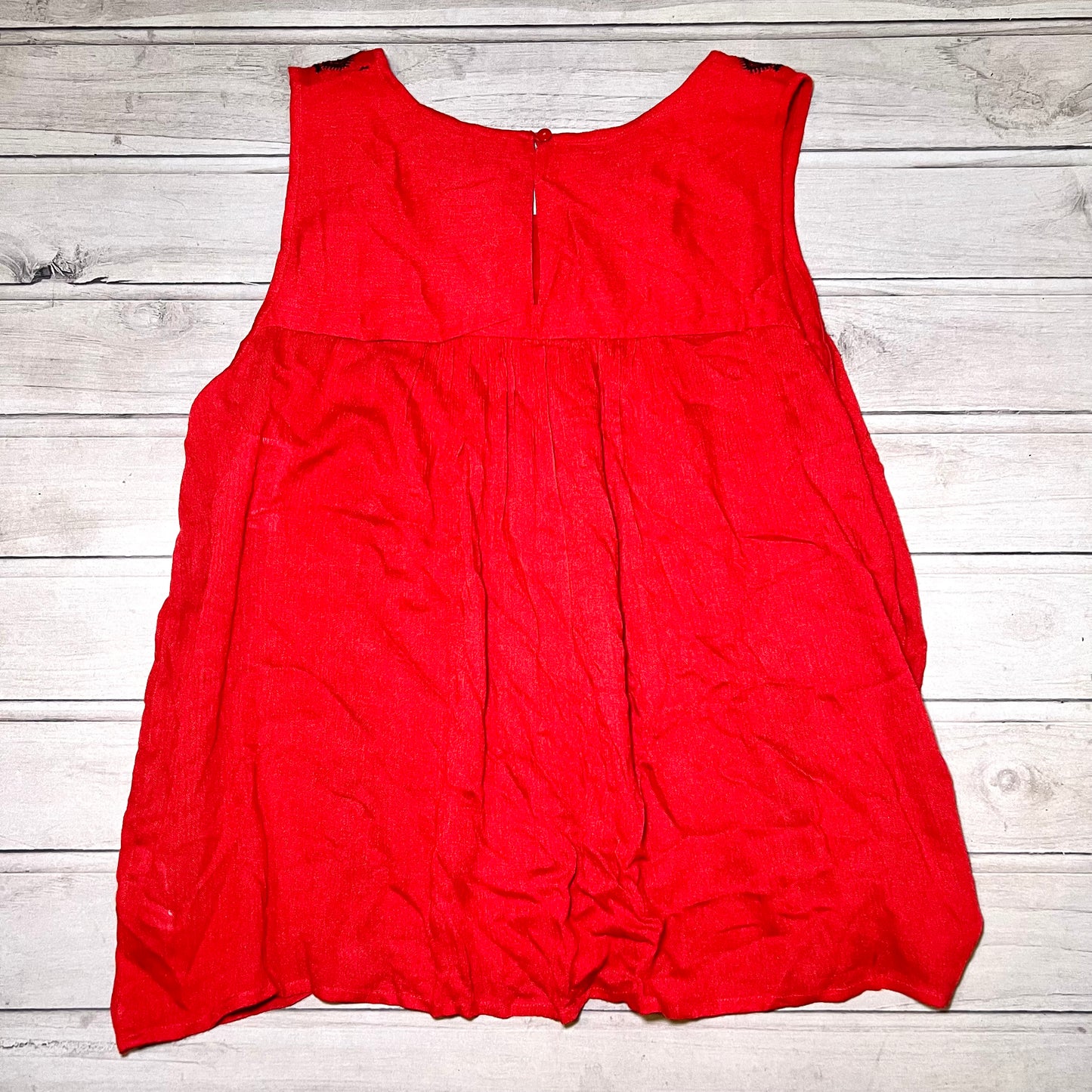 Top Sleeveless By Atmosphere  Size: M
