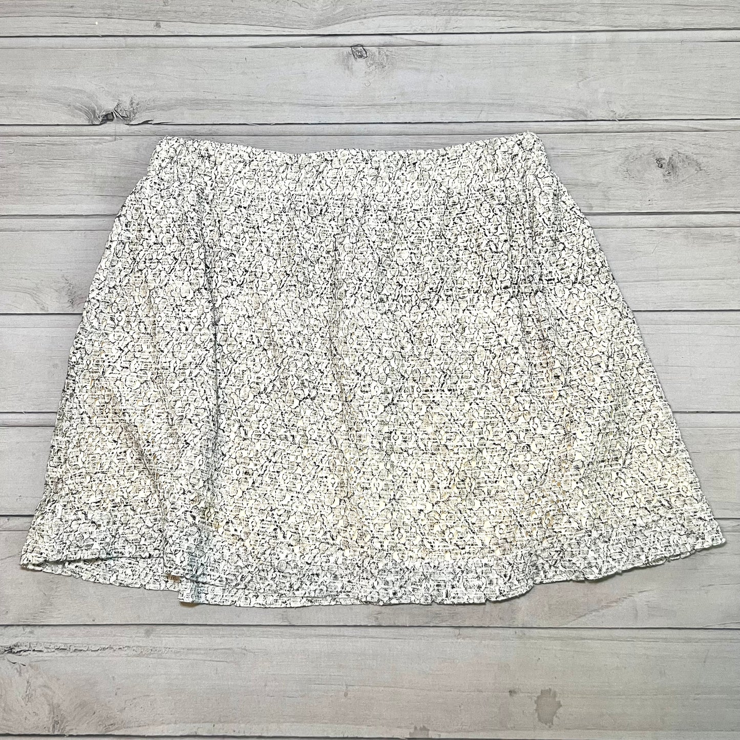 Skirt Mini & Short By Lou And Grey  Size: 4